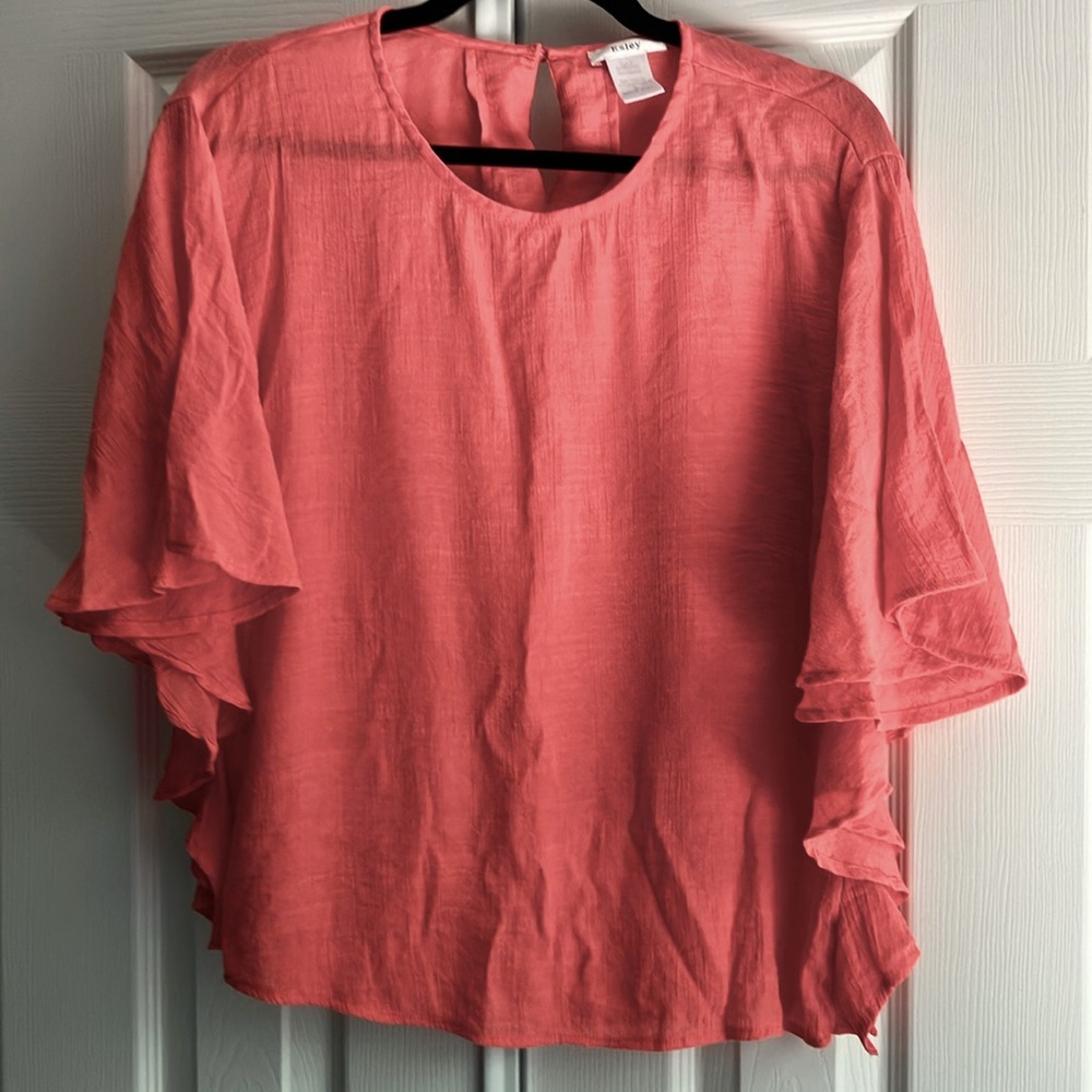 Woman’s Esley top solid coral flutter sleeves keyhole back neck S